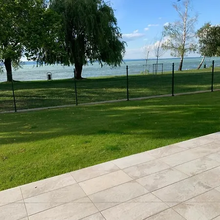 Apartment F5 *